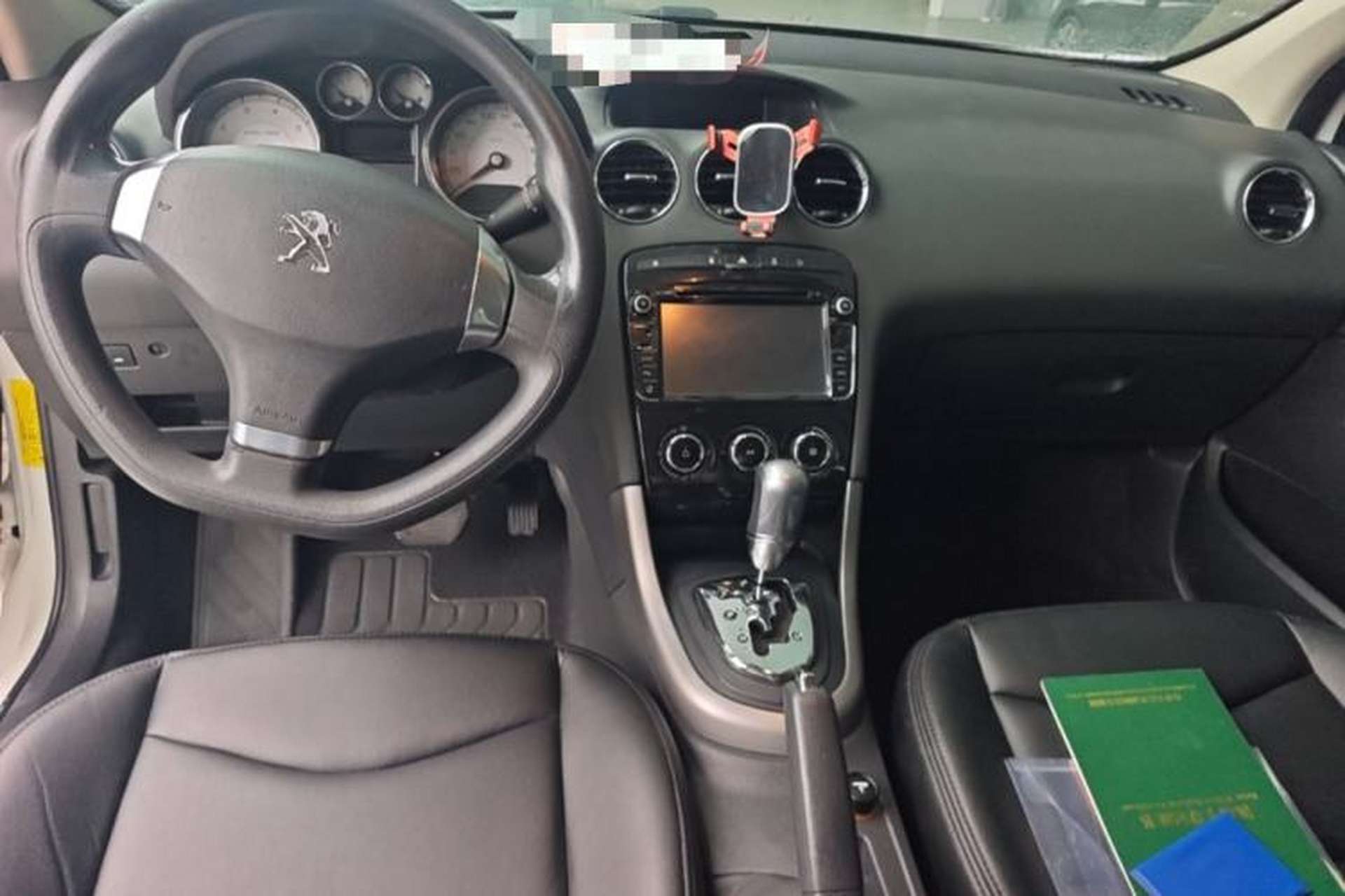 Used Peugeot 408 2013 2.0L Automatic Comfort Edition Center Console