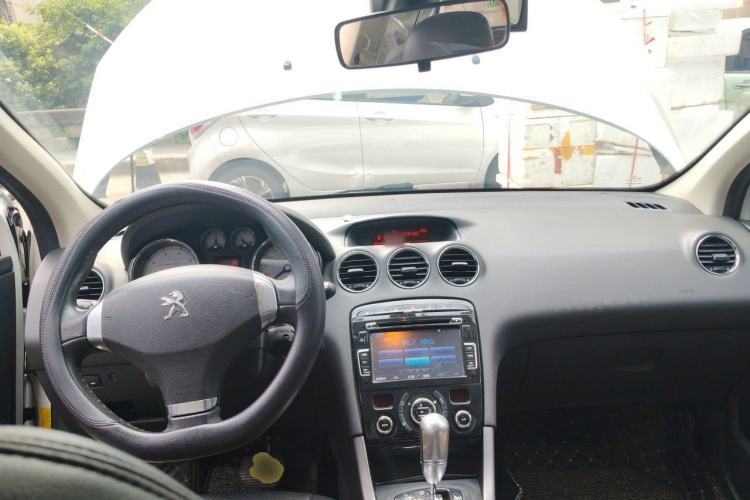 Used Peugeot 408 2013 2.0L Automatic Luxury Edition Center Console
