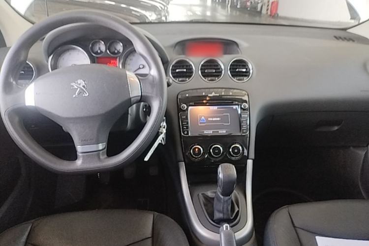 Used Peugeot 408 2013 2.0L Manual Comfort Edition Center Console