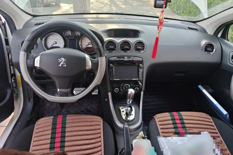 Used Peugeot 408 2013 2.0L Automatic Luxury Edition Center Console