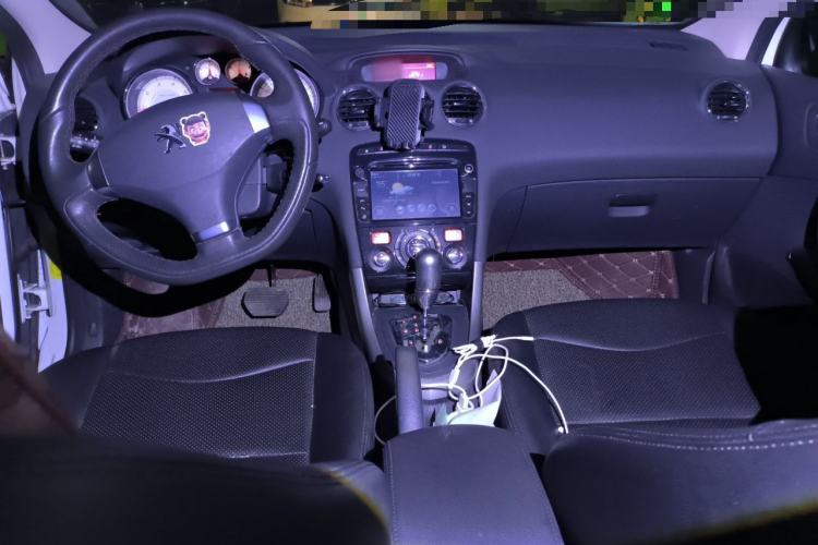Used Peugeot 408 2013 2.0L Automatic Luxury Edition Center Console