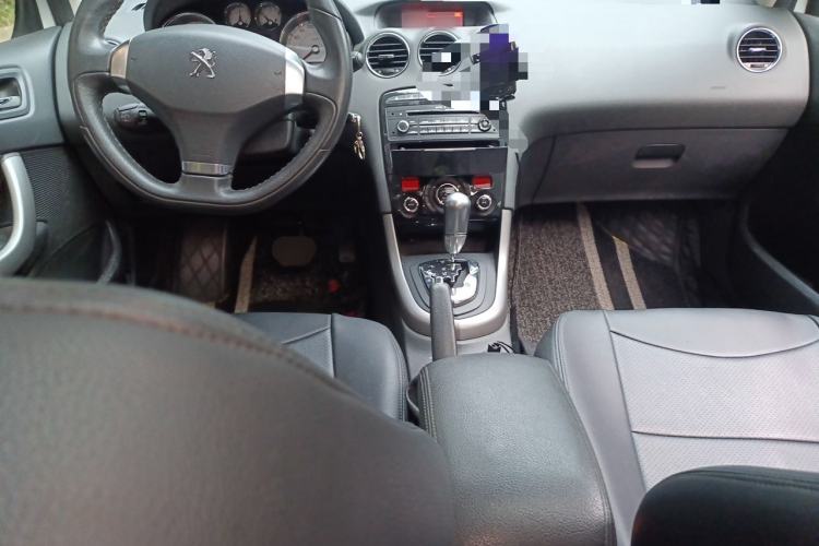Used Peugeot 408 2013 2.0L Automatic Luxury Edition Center Console