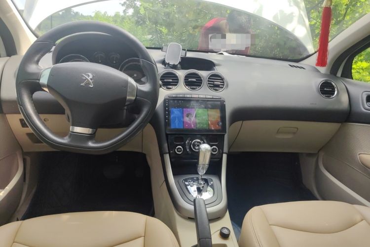 Used Peugeot 408 2013 2.0L Automatic Luxury Edition Center Console