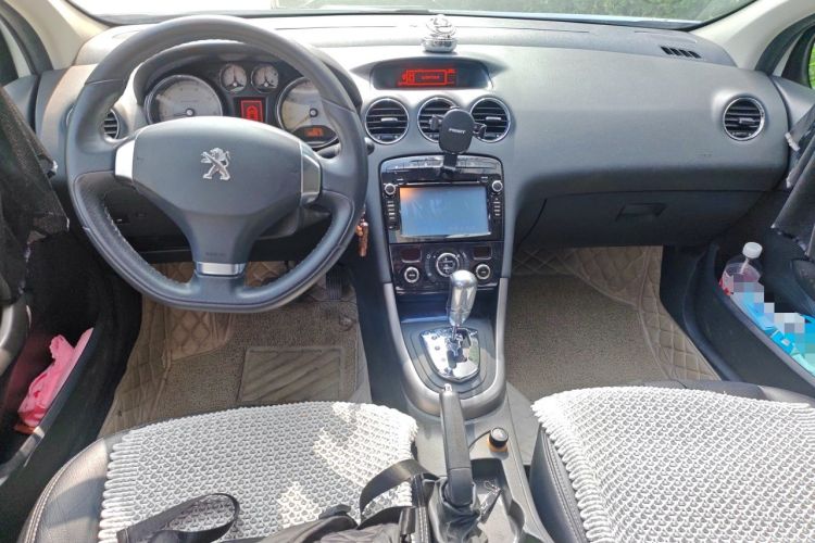 Used Peugeot 408 2013 2.0L Automatic Luxury Edition Center Console