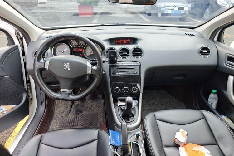 Used Peugeot 408 2013 1.6L Manual Comfort Edition Center Console