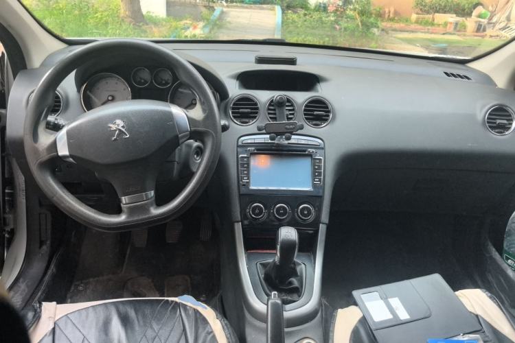 Used Peugeot 408 2013 1.6L Manual Comfort Edition Center Console