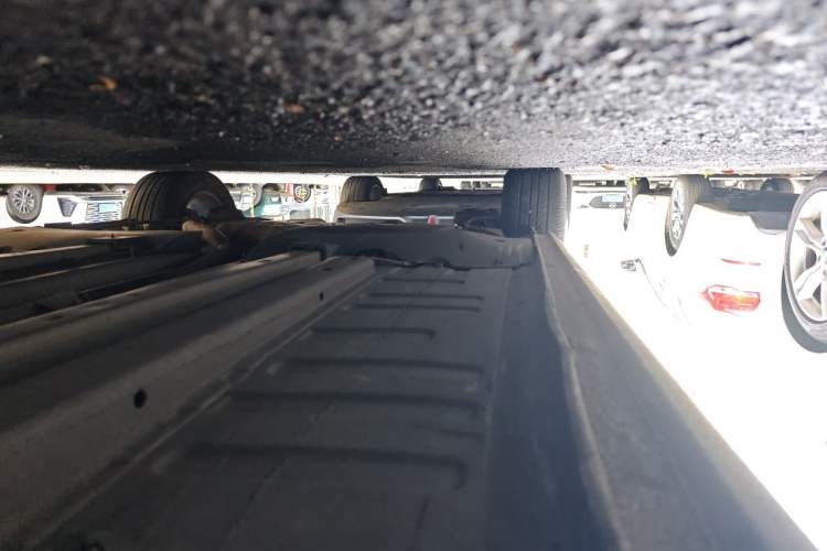 Used Peugeot 408 2013 1.6L Manual Comfort Edition Chassis Front Right