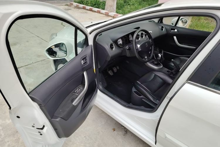 Used Peugeot 408 2013 2.0L Manual Comfort Edition Driver Seat