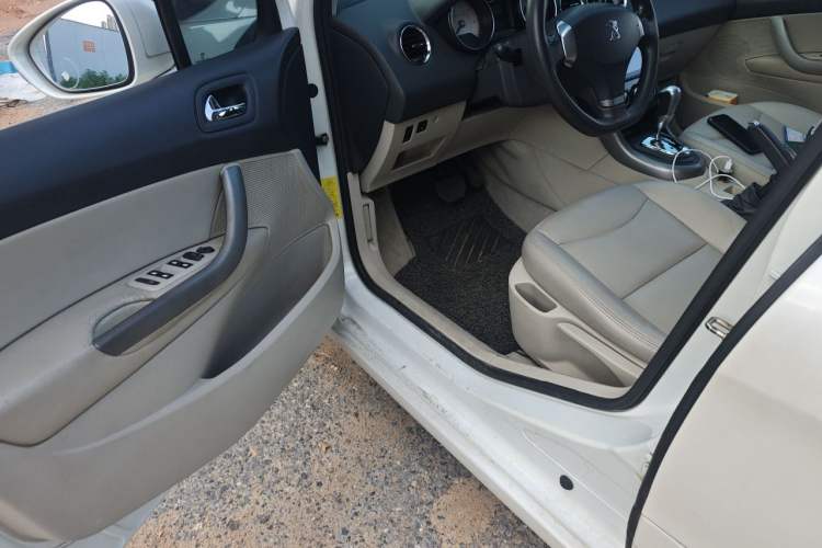 Used Peugeot 408 2013 2.0L Automatic Comfort Edition Driver Seat