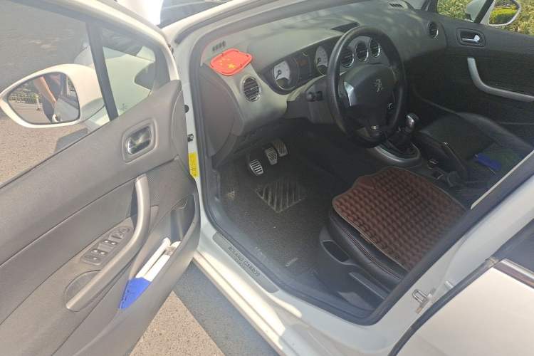 Used Peugeot 408 2013 2.0L Manual Comfort Edition Driver Seat