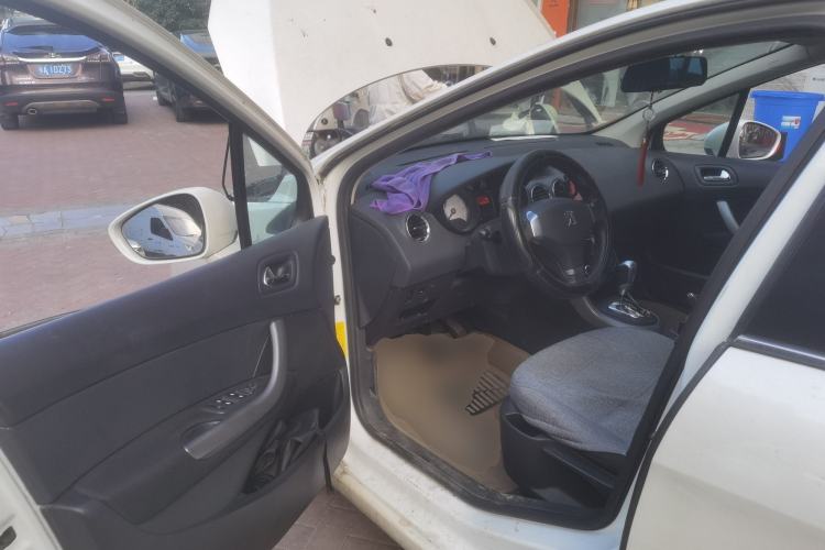 Used Peugeot 408 2013 2.0L Automatic Comfort Edition Driver Seat