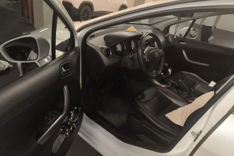 Used Peugeot 408 2013 2.0L Manual Luxury Edition Driver Seat