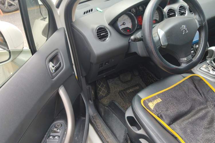 Used Peugeot 408 2013 2.0L Automatic Luxury Edition Driver Seat