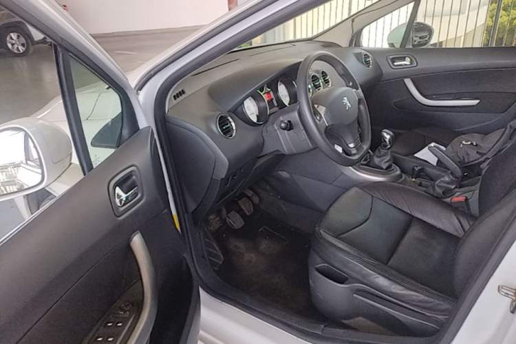 Used Peugeot 408 2013 2.0L Manual Comfort Edition Driver Seat
