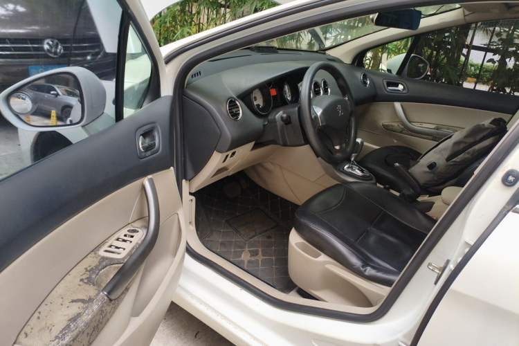 Used Peugeot 408 2013 2.0L Automatic Comfort Edition Driver Seat