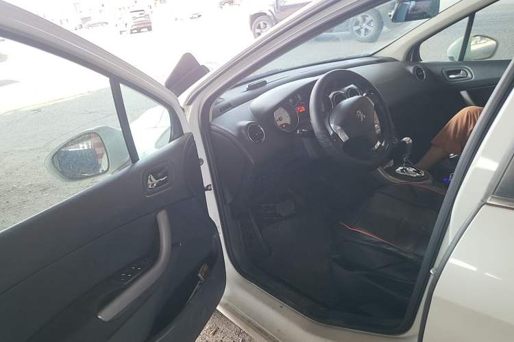 Used Peugeot 408 2013 1.6L Automatic Comfort Edition Driver Seat