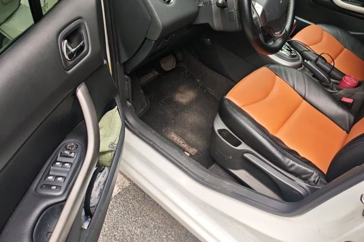 Used Peugeot 408 2013 2.0L Automatic Comfort Edition Driver Seat