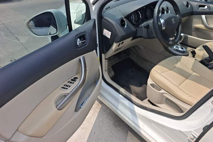 Used Peugeot 408 2013 2.0L Automatic Luxury Edition Driver Seat