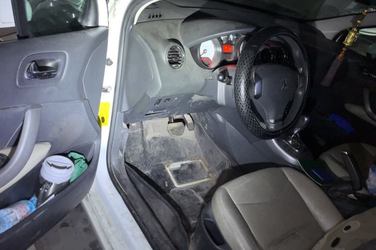 Used Peugeot 408 2013 2.0L Automatic Comfort Edition Driver Seat