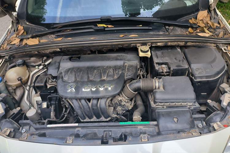 Used Peugeot 408 2013 2.0L Manual Comfort Edition Engine Bay