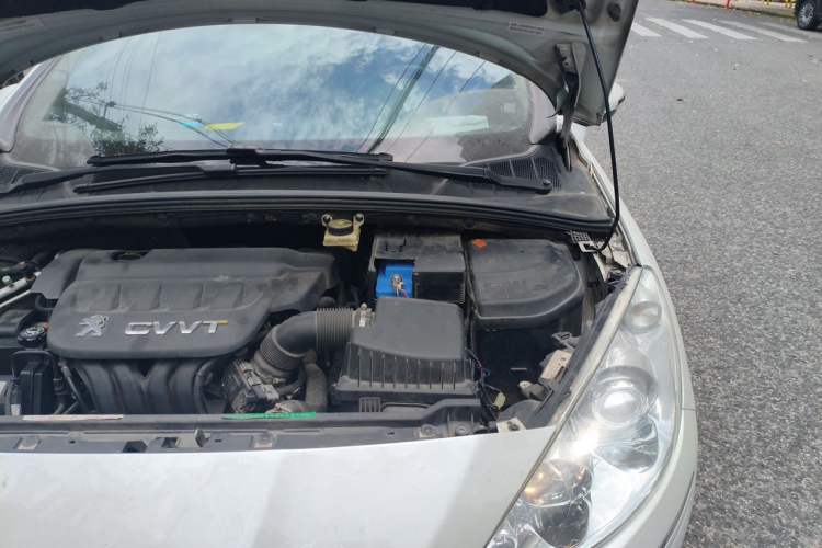 Used Peugeot 408 2013 2.0L Automatic Comfort Edition Engine Bay Left