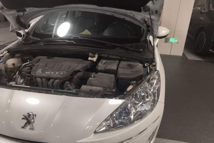 Used Peugeot 408 2013 2.0L Manual Luxury Edition Engine Bay Left