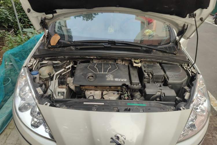 Used Peugeot 408 2013 1.6L Manual Comfort Edition Engine Bay