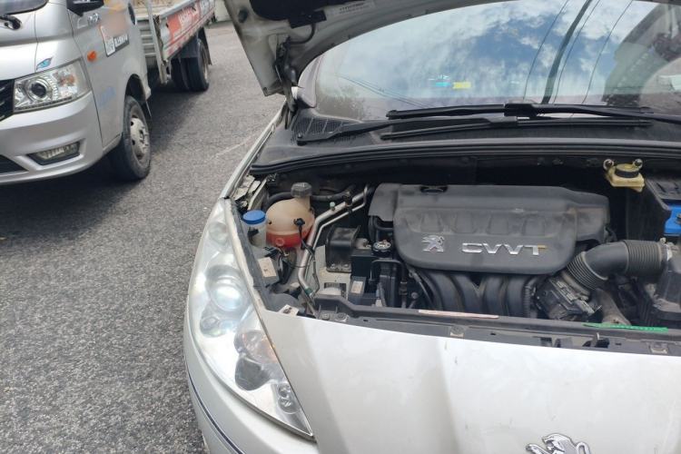 Used Peugeot 408 2013 2.0L Automatic Comfort Edition Engine Bay Right