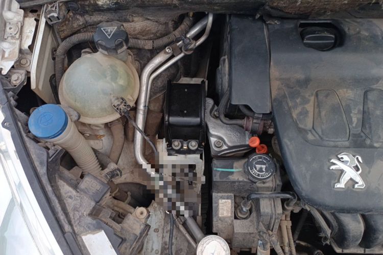 Used Peugeot 408 2013 2.0L Manual Comfort Edition Engine Bay Right