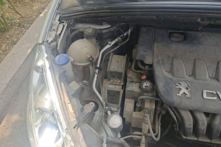 Used Peugeot 408 2013 2.0L Manual Comfort Edition Engine Bay Right