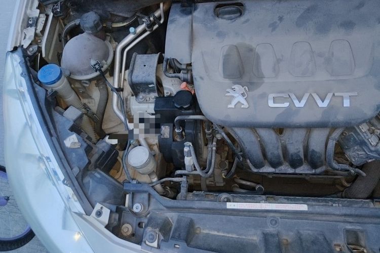Used Peugeot 408 2013 2.0L Automatic Comfort Edition Engine Bay Right