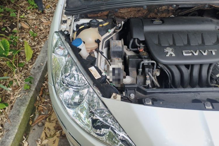 Used Peugeot 408 2013 2.0L Automatic Comfort Edition Engine Bay Right