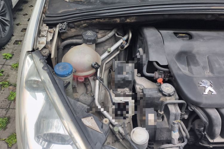 Used Peugeot 408 2013 2.0L Automatic Comfort Edition Engine Bay Right