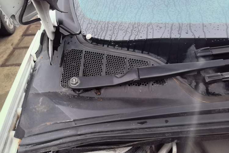Used Peugeot 408 2013 2.0L Automatic Comfort Edition Engine Bay Right