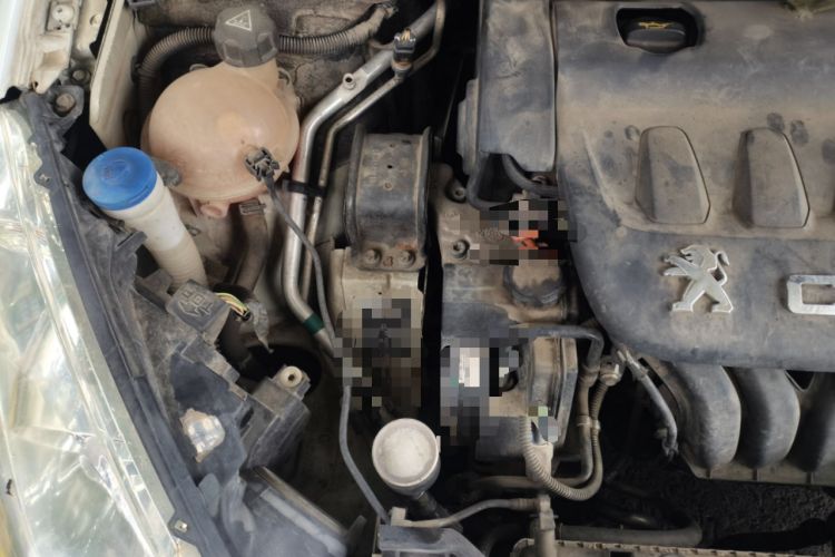 Used Peugeot 408 2013 2.0L Automatic Comfort Edition Engine Bay Right