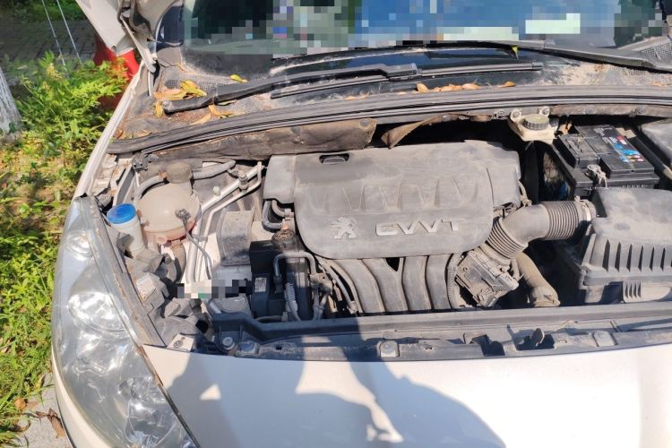 Used Peugeot 408 2013 2.0L Automatic Comfort Edition Engine Bay Right
