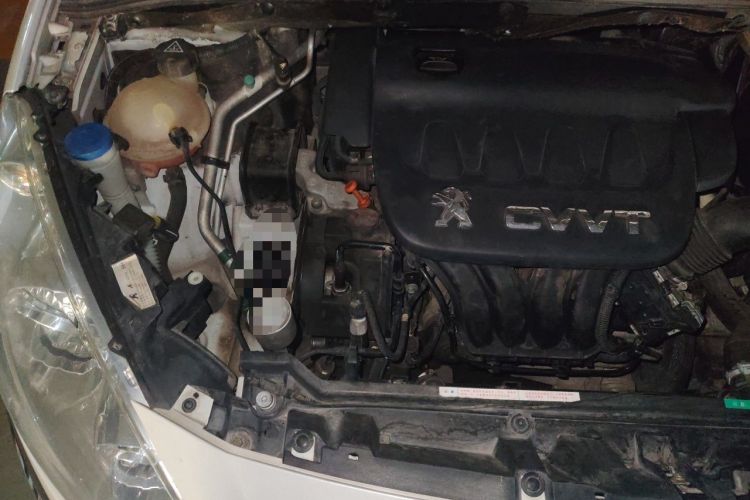 Used Peugeot 408 2013 2.0L Automatic Comfort Edition Engine Bay Right