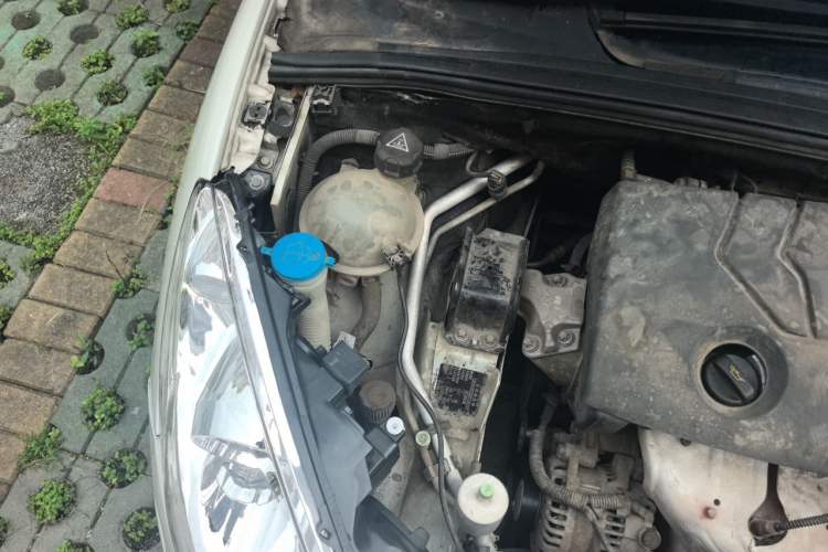 Used Peugeot 408 2013 1.6L Manual Comfort Edition Engine Bay Right
