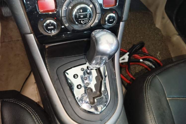 Used Peugeot 408 2013 2.0L Automatic Luxury Edition Gear Lever