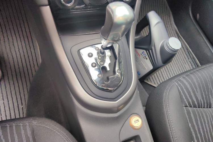 Used Peugeot 408 2013 2.0L Automatic Luxury Edition Gear Lever