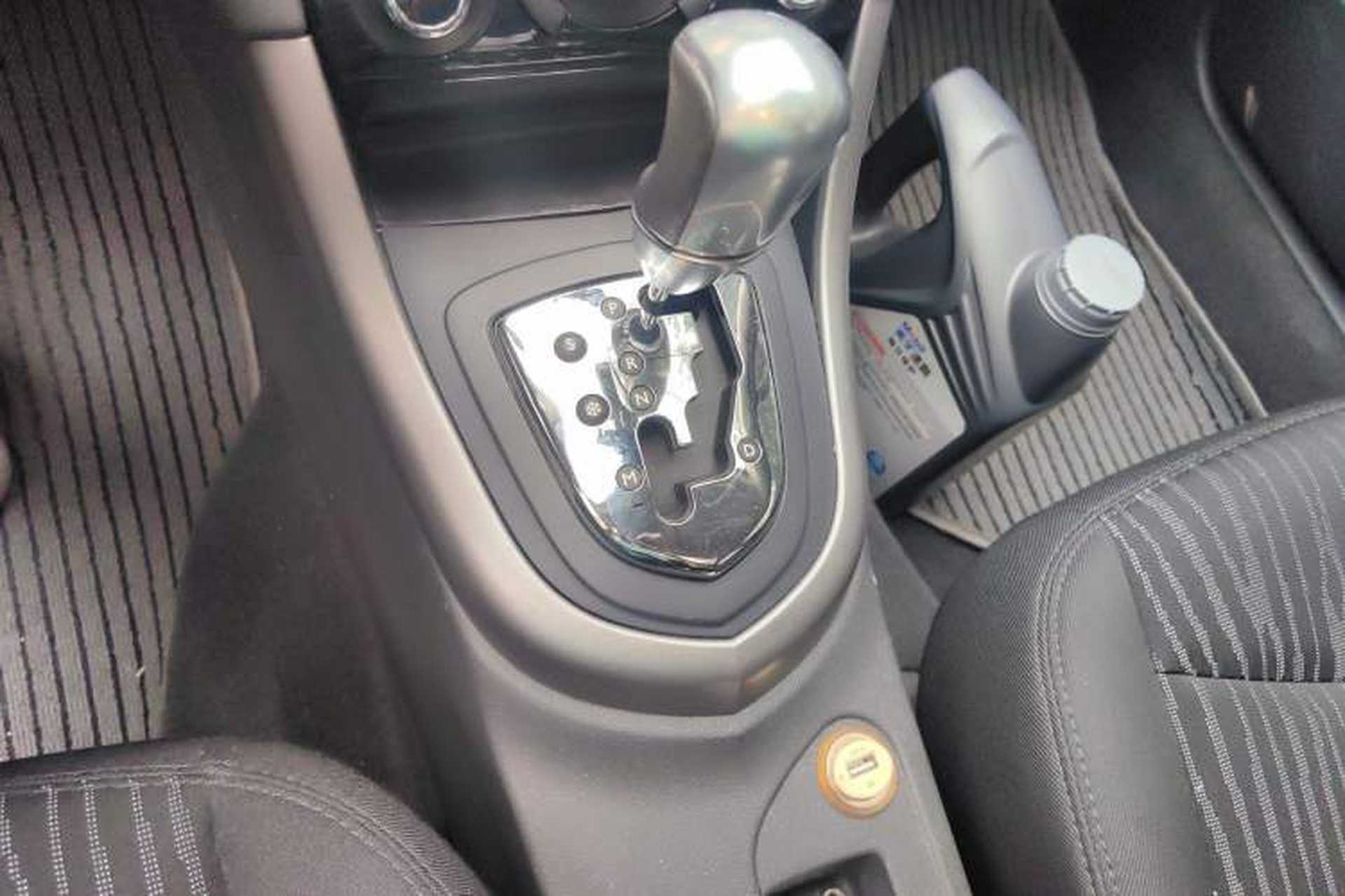 Used Peugeot 408 2013 2.0L Automatic Luxury Edition Gear Lever