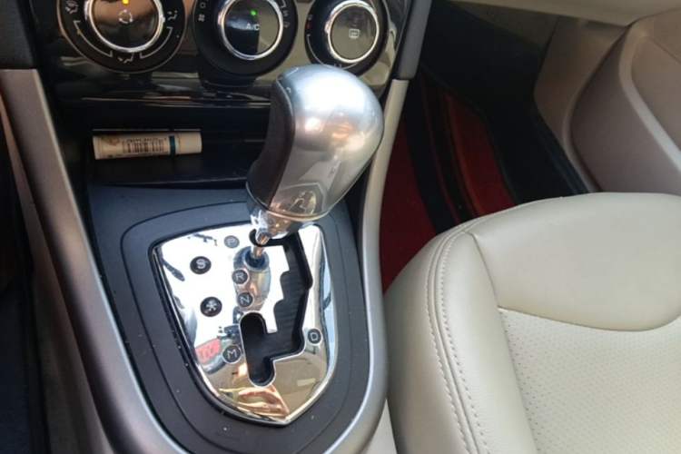Used Peugeot 408 2013 2.0L Automatic Comfort Edition Gear Lever