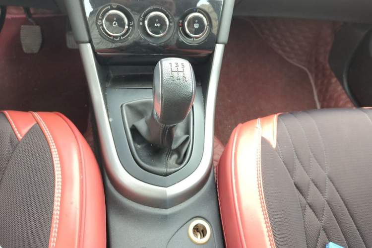 Used Peugeot 408 2013 1.6L Manual Comfort Edition Gear Lever
