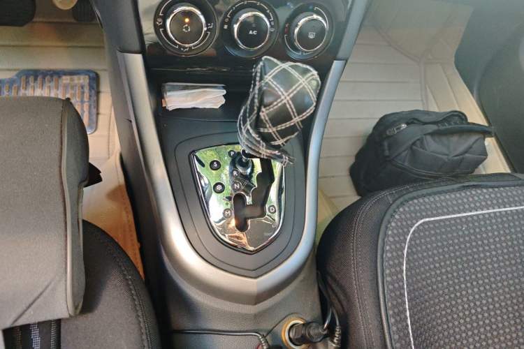 Used Peugeot 408 2013 2.0L Automatic Comfort Edition Gear Lever
