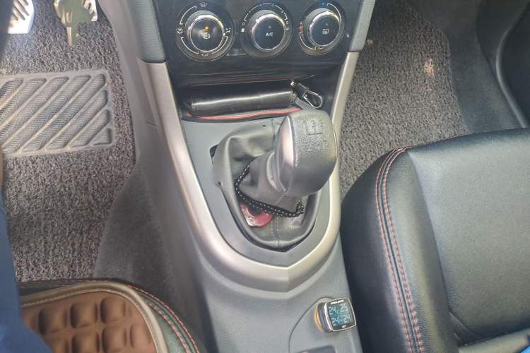 Used Peugeot 408 2013 2.0L Manual Comfort Edition Gear Lever