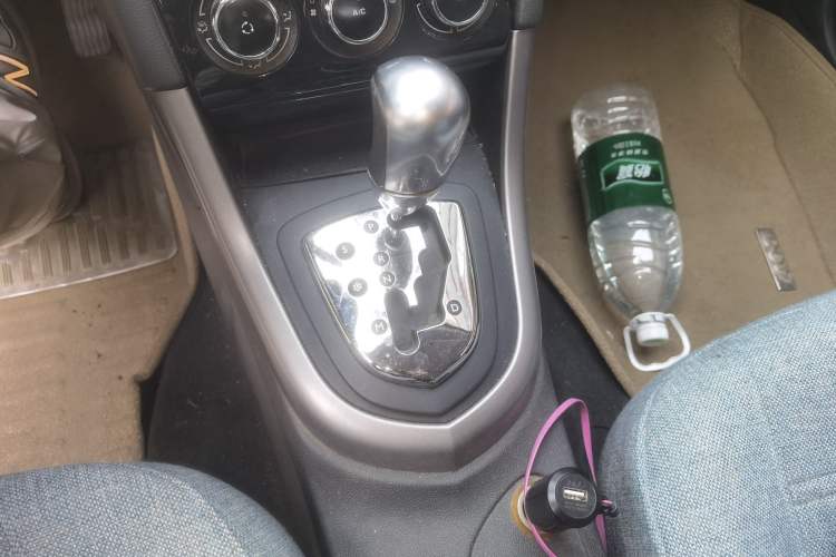 Used Peugeot 408 2013 2.0L Automatic Comfort Edition Gear Lever