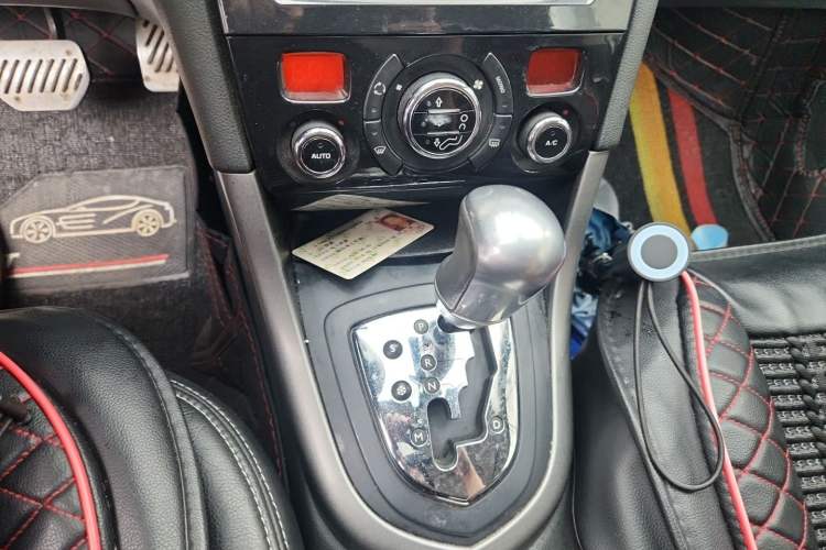 Used Peugeot 408 2013 2.0L Automatic Luxury Edition Gear Lever