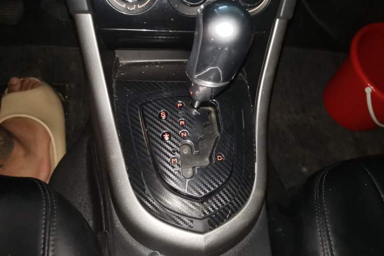 Used Peugeot 408 2013 2.0L Automatic Comfort Edition Gear Lever