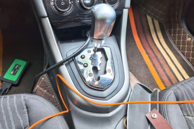 Used Peugeot 408 2013 2.0L Connected Car Luxury Edition Gear Lever