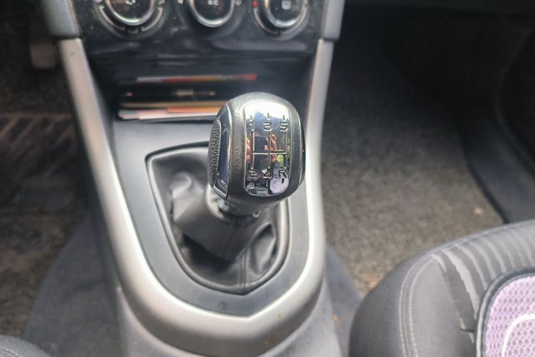 Used Peugeot 408 2013 2.0L Manual Comfort Edition Gear Lever